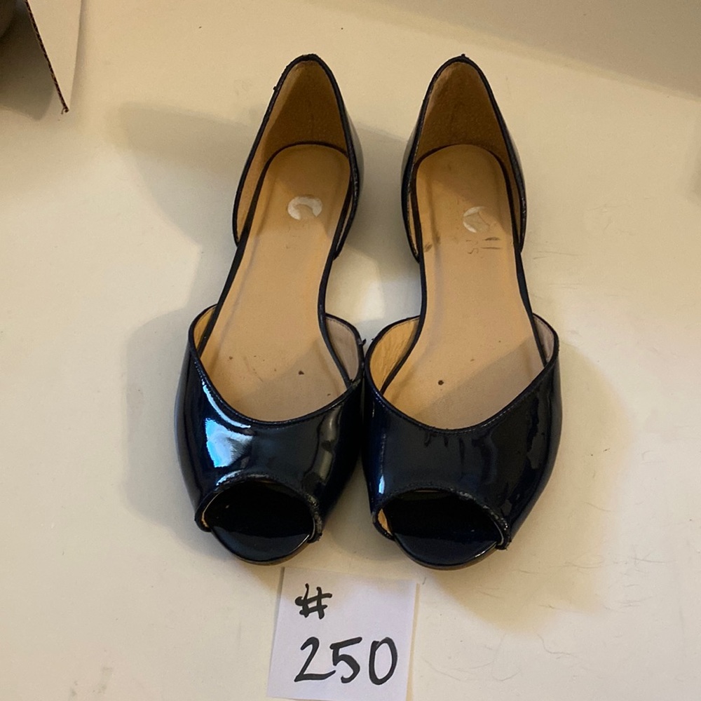Talbots navy blue patent leather flats. Size 8 AA.